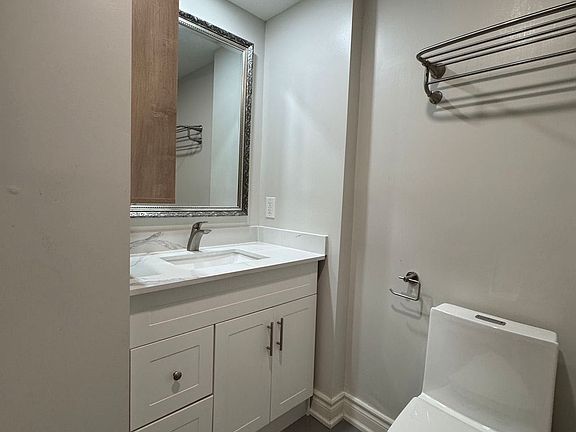 5th image of 26 Greyhound Dr E
