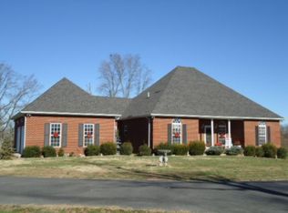 275 Tuck Rd, Lafayette, TN 37083