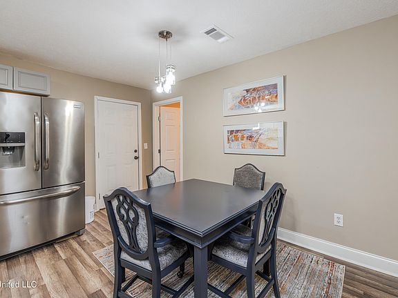 2nd image of 5145 Gault St