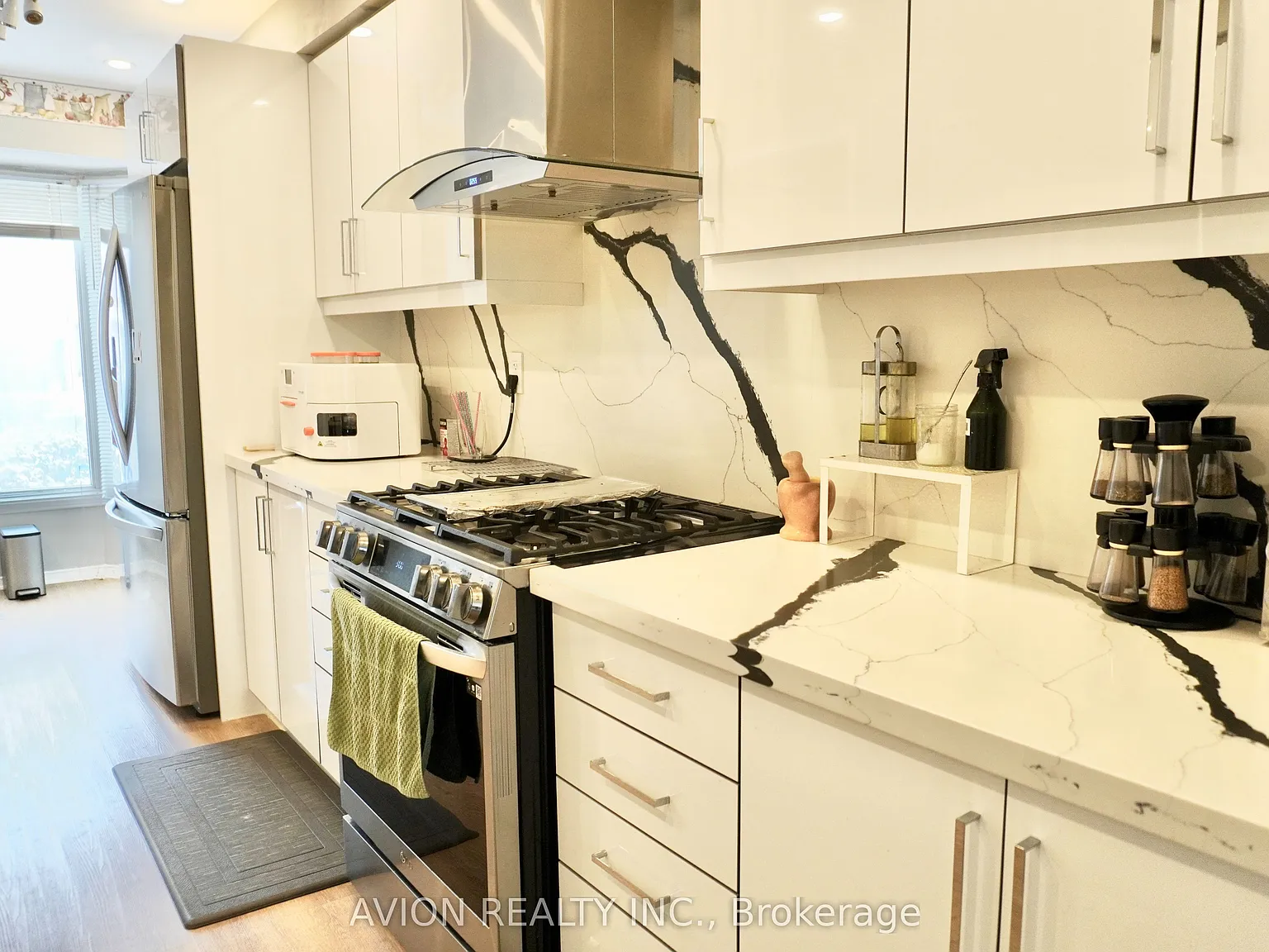 3 bed, $2,750 — Photo 2