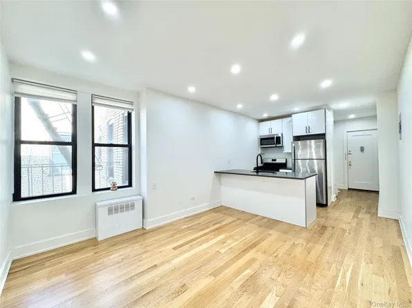 32-86 33rd Street #F8, Astoria, NY 11106