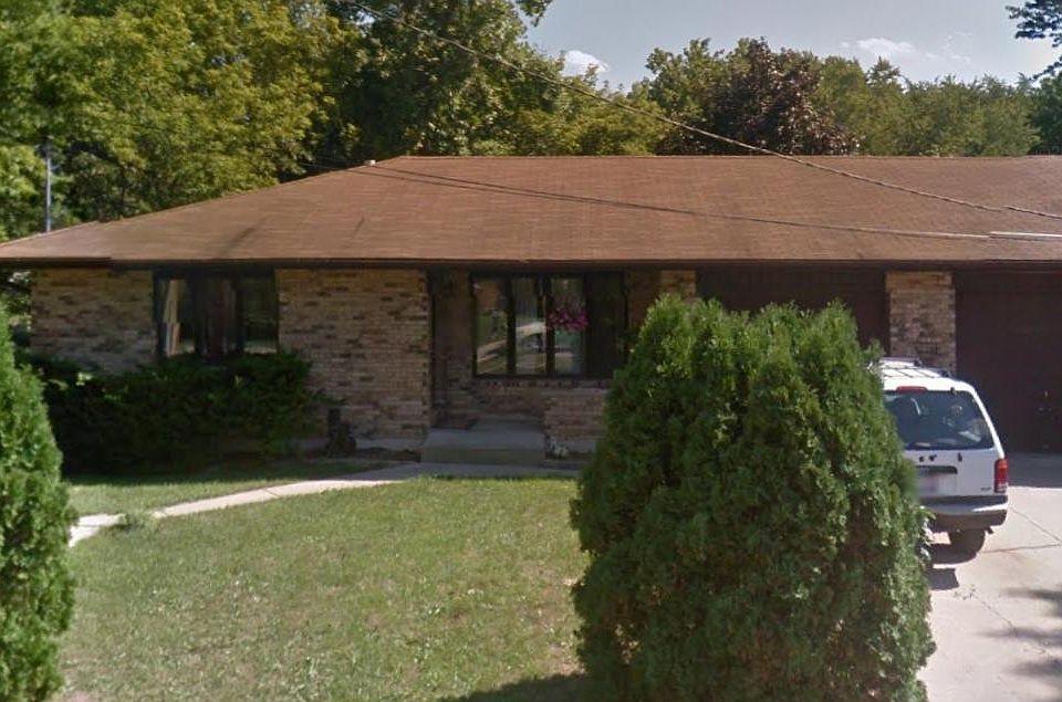 1st image of 10285 W Yale Ave