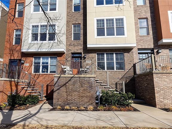 3rd image of 1351 W Clifton Blvd