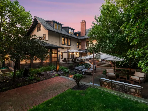 2204 W Lake Of The Isles Pkwy, Minneapolis, MN 55405