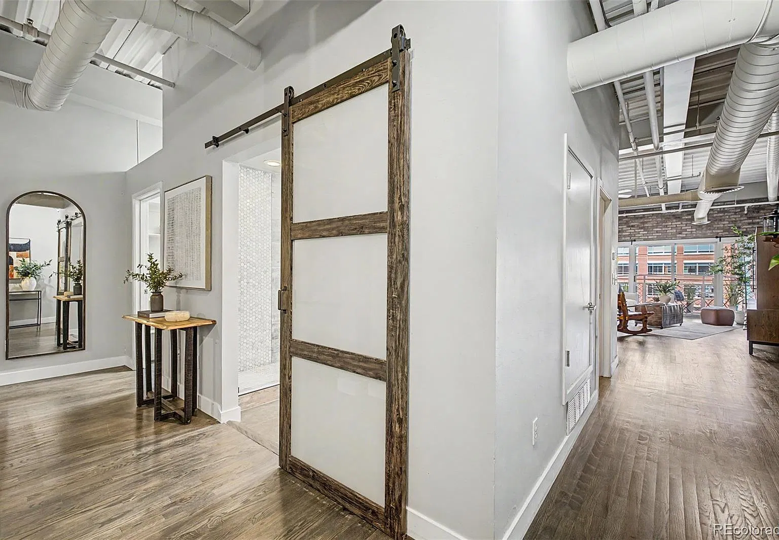 West End Lofts Condos — Photo 1
