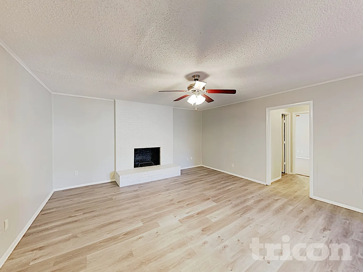 835 Live Oak Drive Desoto TX — Photo 2
