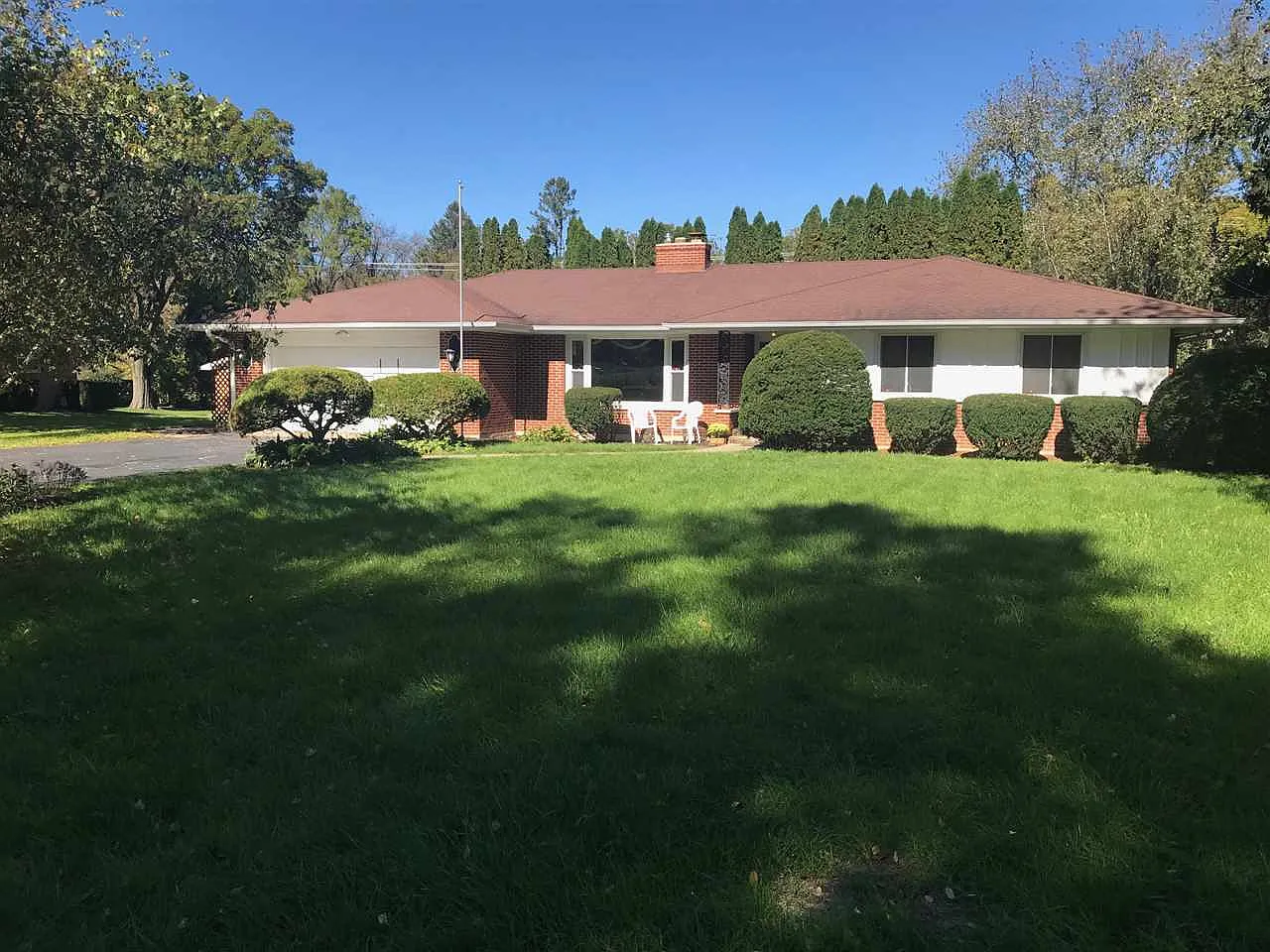 6346 Buttercup Ln photo 1