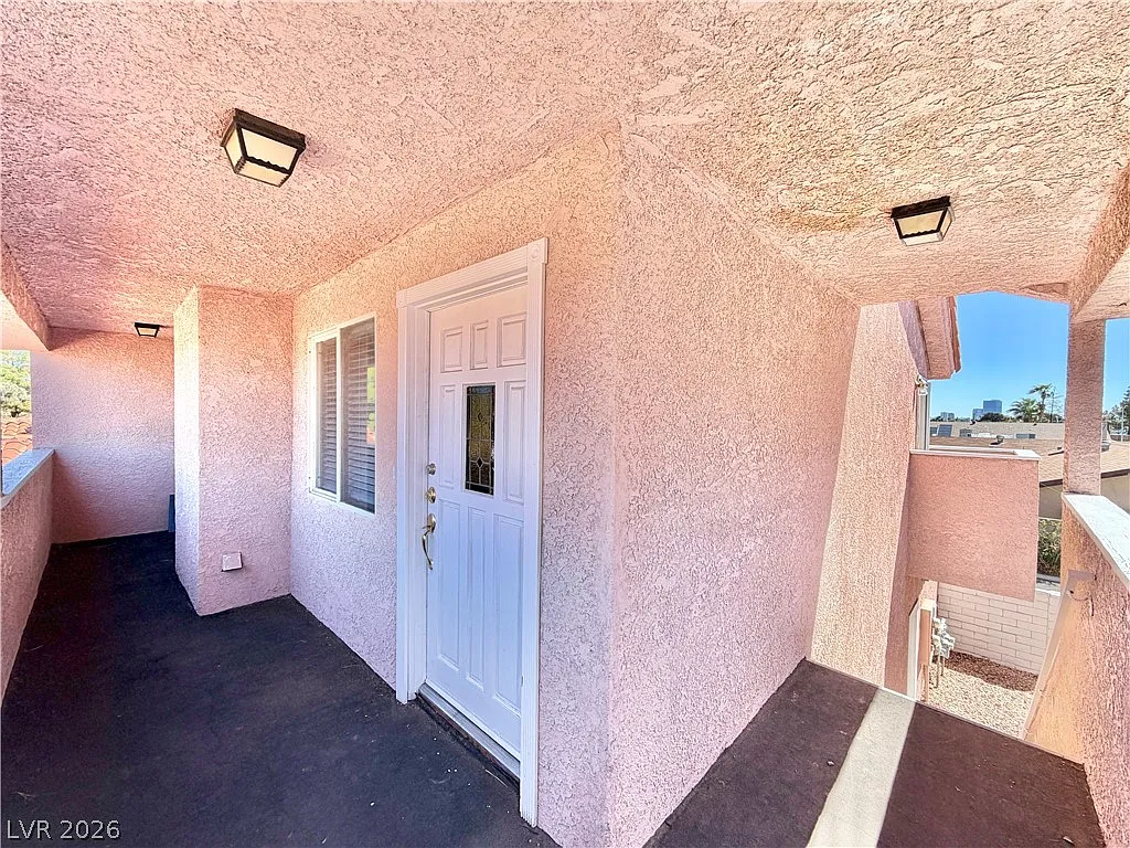 2 bed, 2.0 bath, 1579 sqft, $1,595 — Photo 1