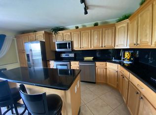 402 Southampton Sq #A, West Palm Beach, FL 33417