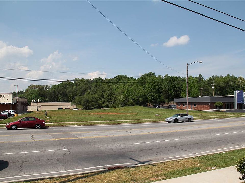 2nd image of 1826 W Andrew Johnson Hwy