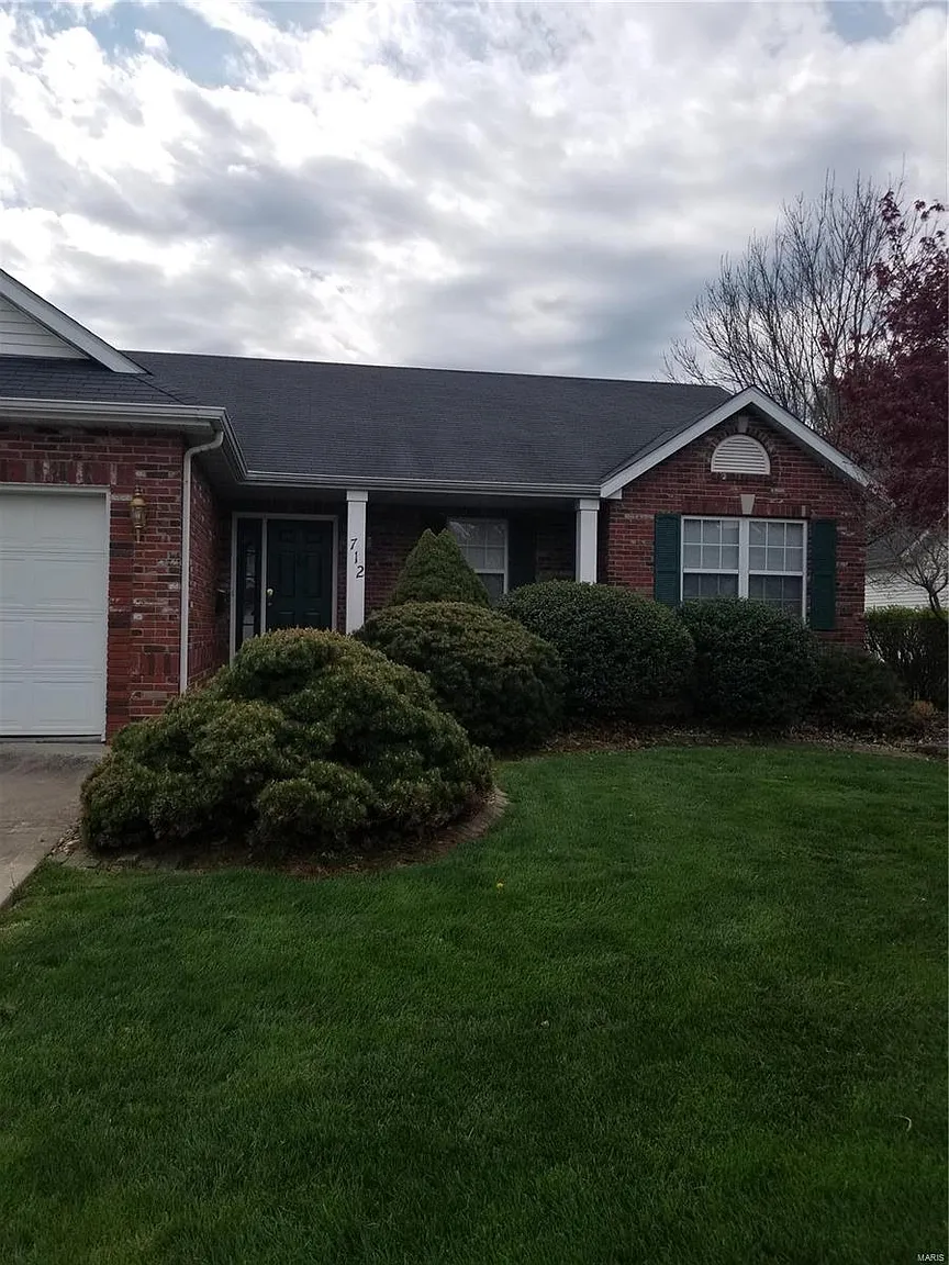 712 Slippery Rock Dr photo 1