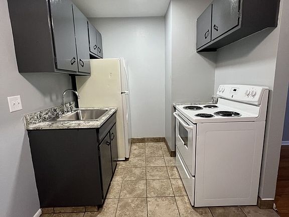 3rd image of 455 Maryland Ave W #307