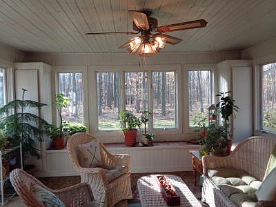THREE SEASON ROOM