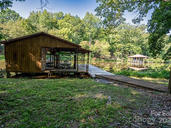 4th image of 301 Salisbury Dr #940 & 941