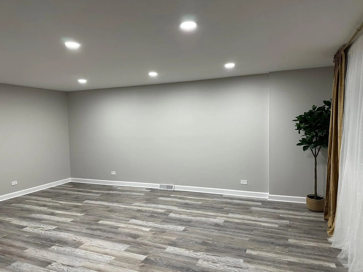 354 Skokie Ct — Photo 3