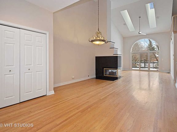 3rd image of 225 William Way