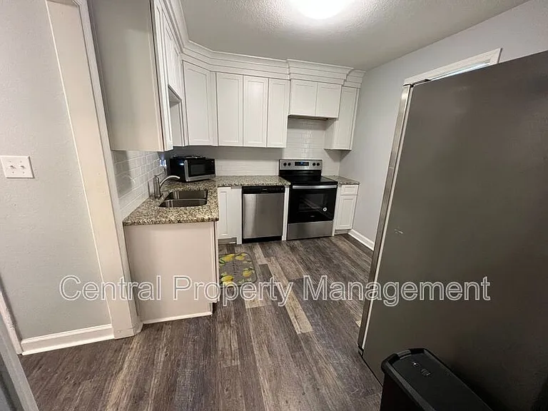 221 Church St — Photo 8