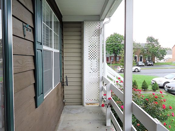 2nd image of 106 Diamond Ct