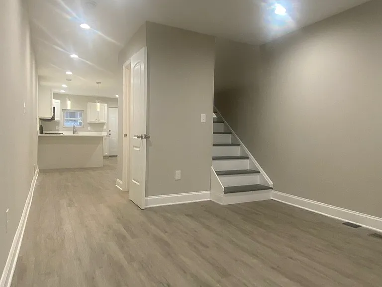 224 N Rose St — Photo 13