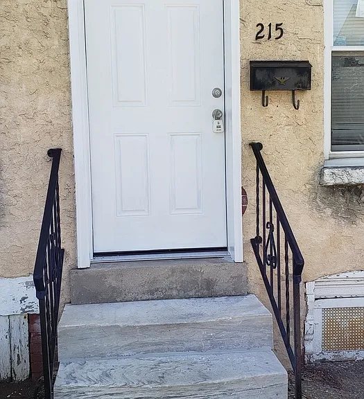 213-215 W 6th Ave — Photo 12