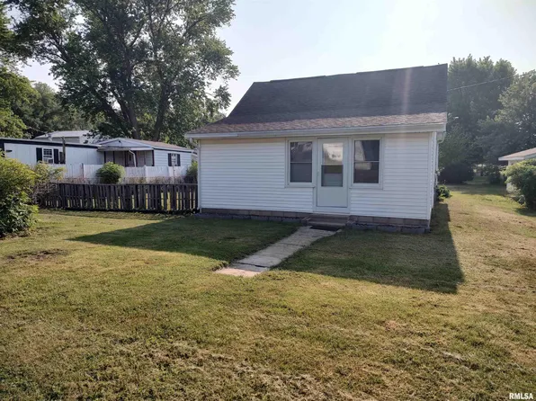 302 Madison St, Kingston Mines, IL 61547