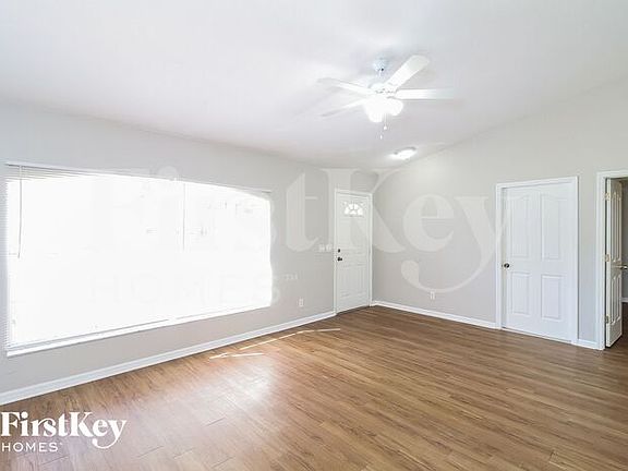 3rd image of 2486 Malibu Ln