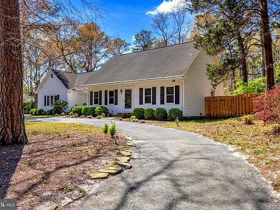 2nd image of 32144 Huntly Cir