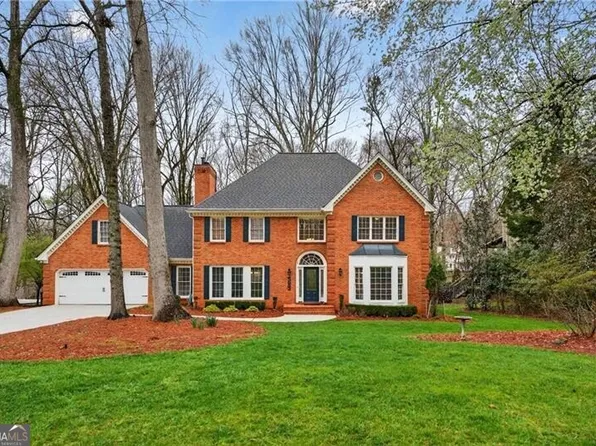 5653 Creekside Dr, Peachtree Corners, GA 30092