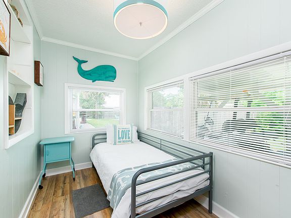 5th image of 413 Kelsall Ave