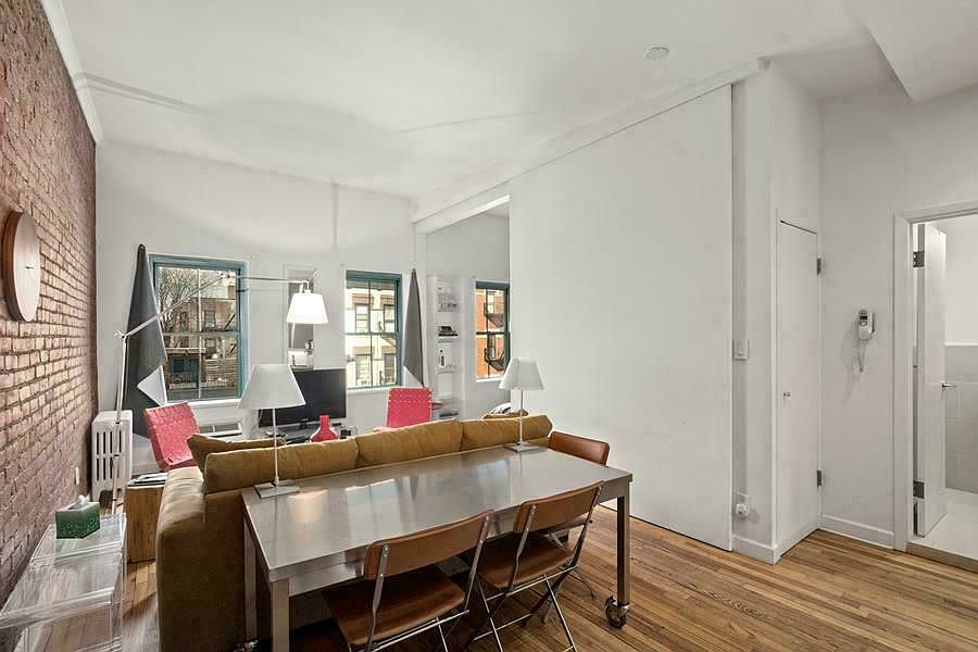 1st image of 256 W 21st St APT 4A