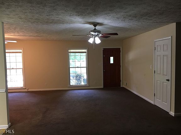 3rd image of 2896 Manor Ct