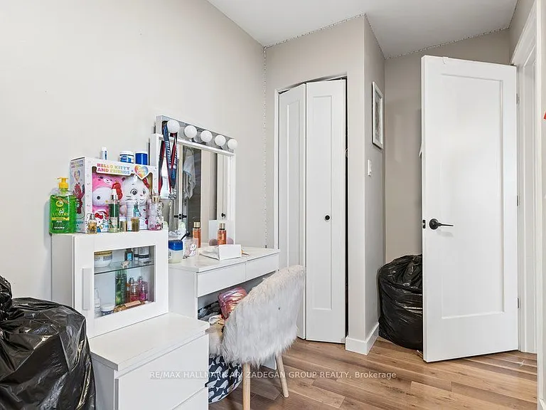 975 Warwick Ct #1406 — Photo 12
