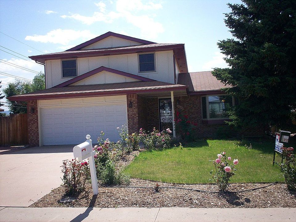 2005 Lee Street, Lakewood