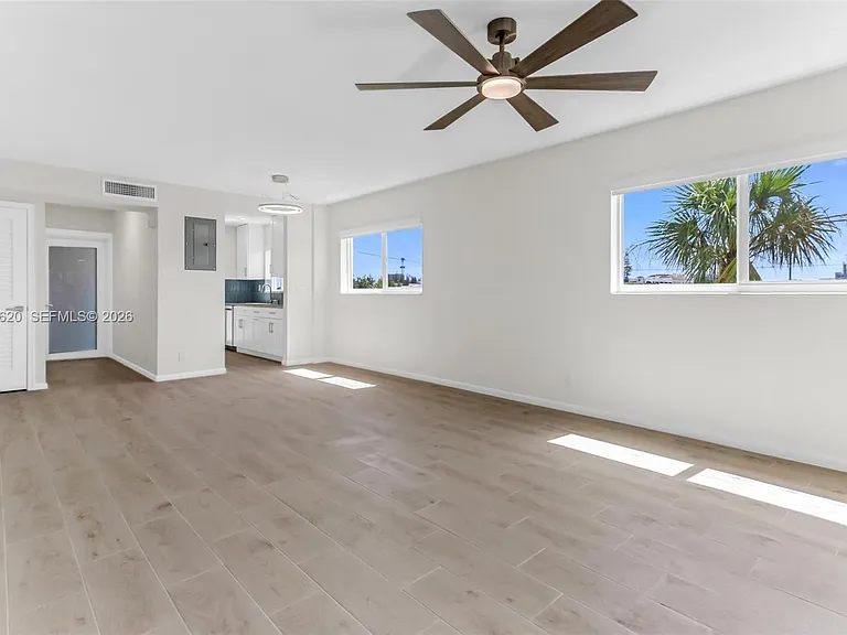 331 SW 8th St #3F — Photo 9
