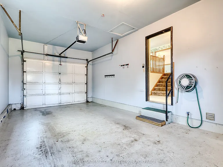 7740 Chorozy St — Photo 30