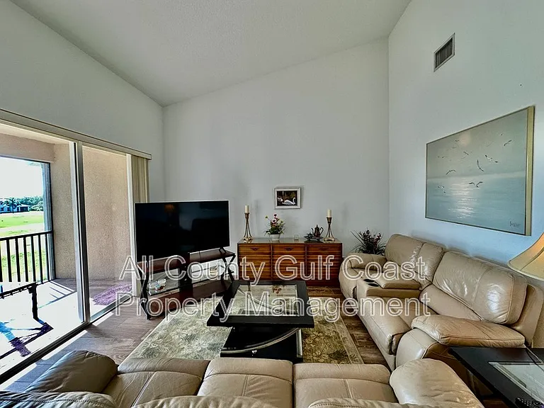 803 Fairwaycove Ln #203 — Photo 7