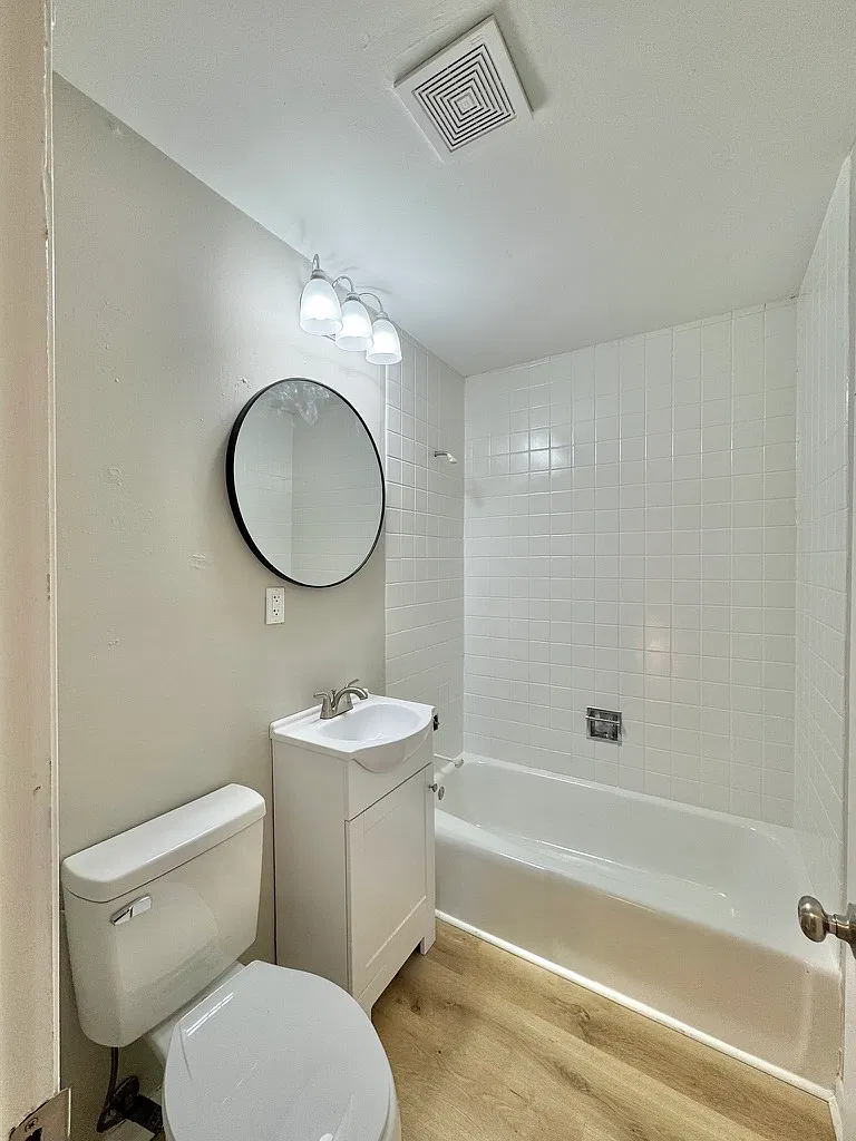 510 Holladay Dr — Photo 2
