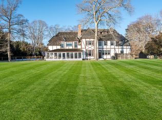 39 Homestead Rd, Westhampton Beach, NY 11978