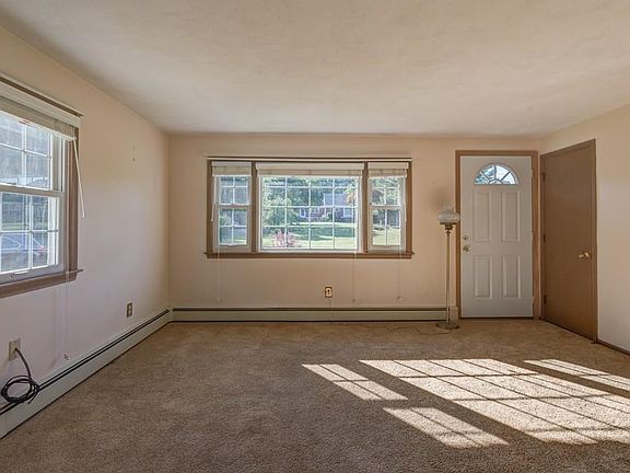 3rd image of 224 Blackstone St