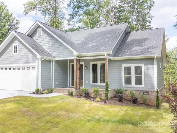 126 Maehill Pl SW, Lenoir, NC 28645