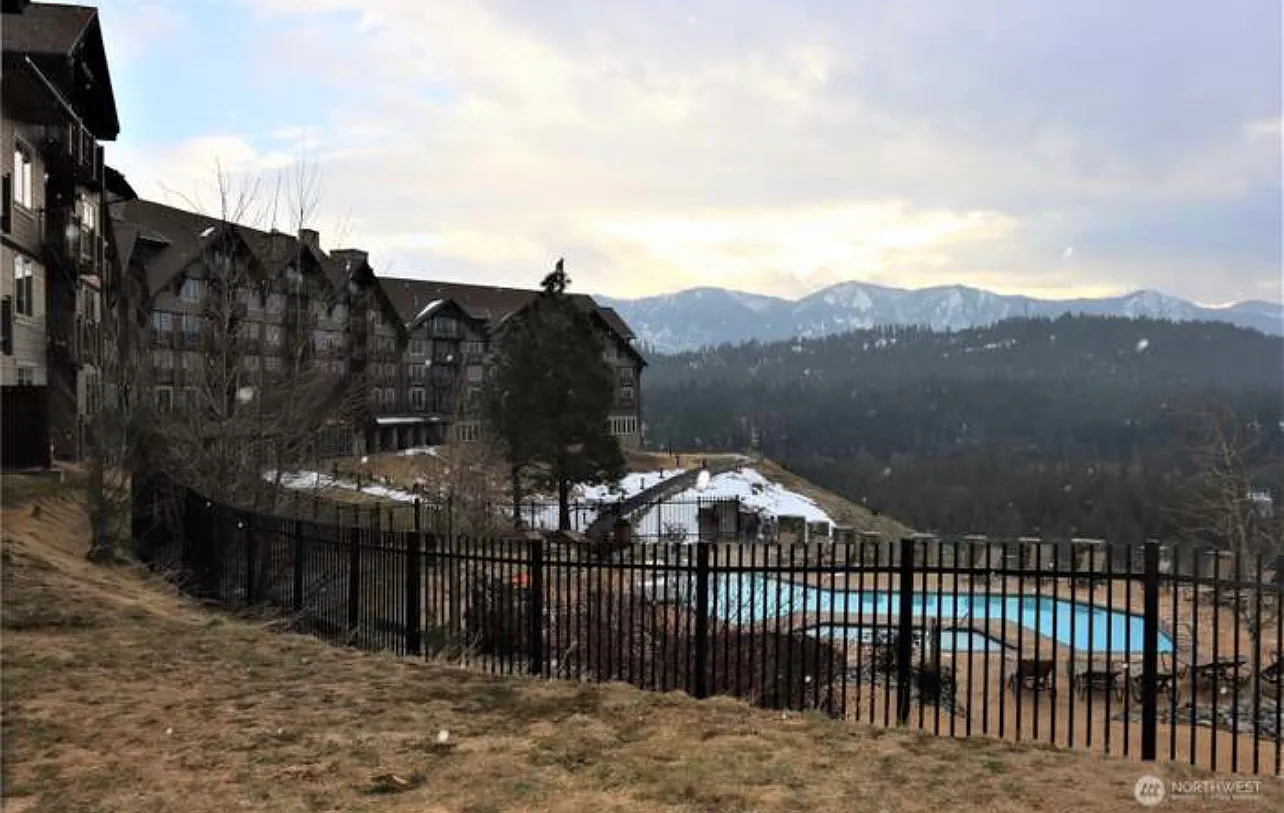 1 bed, 870 sqft, $2,200 — Photo 1