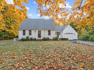12 Hall Rd, Chelmsford, MA 01824