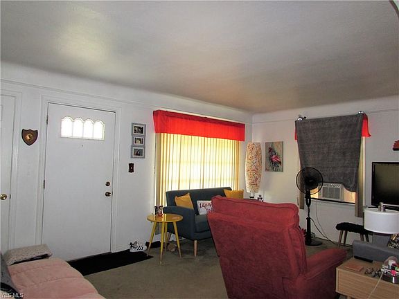 4th image of 11911 Darlington Ave