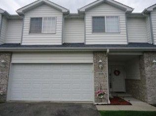 1818 Waters Edge Dr, Minooka, IL 60447