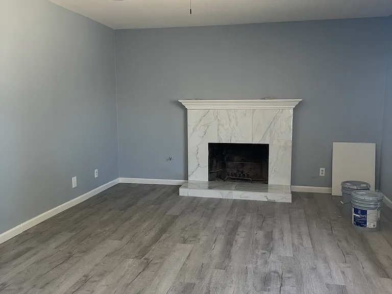 1123 Valerie St — Photo 15