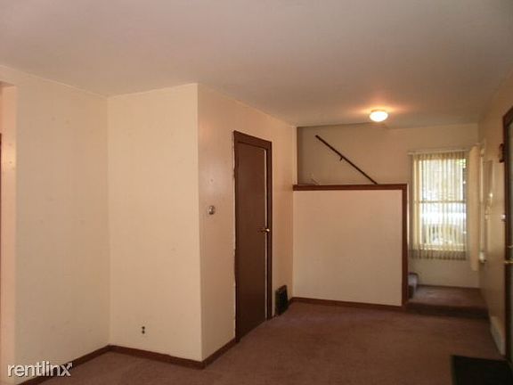 1233 Ogden 004