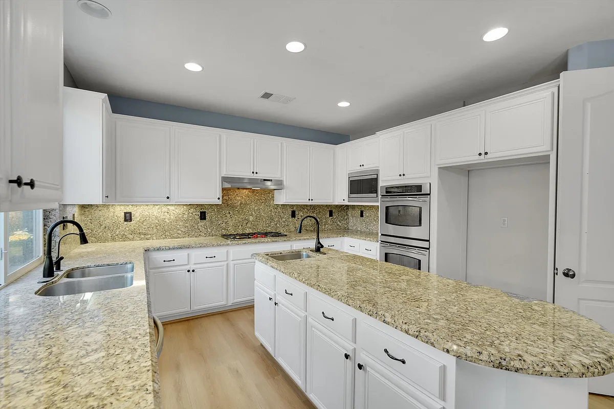 Building Photo - 29138 Harmony Way