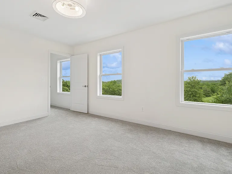 4 Sterling Dr — Photo 25