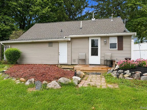 4th image of 5007 Willard Rd