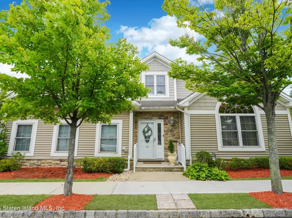 59 Topside Ln, Staten Island, NY 10309